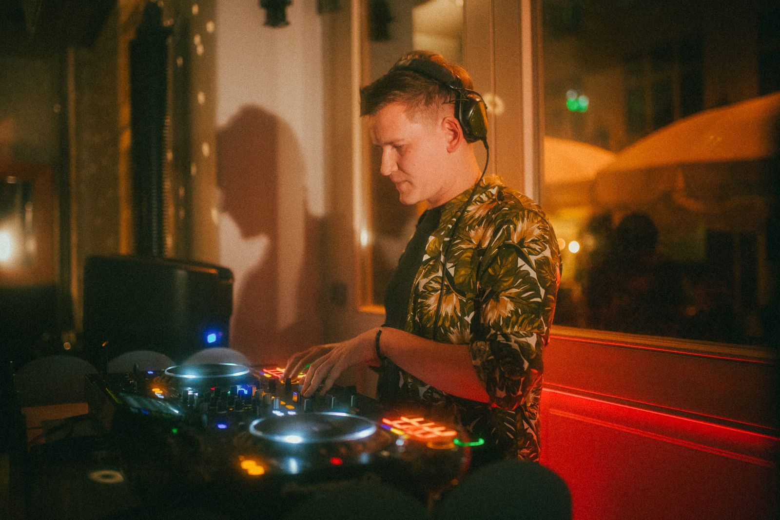 20:30 DJ SET MARK